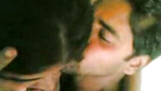 ہلکی جلد والی سنہرے  ...